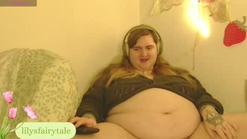 Snapshot of lilysfairytale chatting on March 14, 12:54 pm lily belle online show from March 14, 12:54 pm