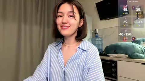 Lily online show from June 9, 6:08 pm