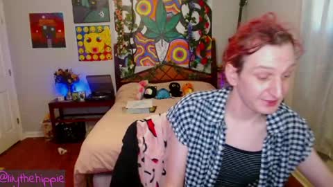 Snapshot of lilythehippie chatting on May 19, 5:08 pm lilythehippie online show from May 19, 5:08 pm