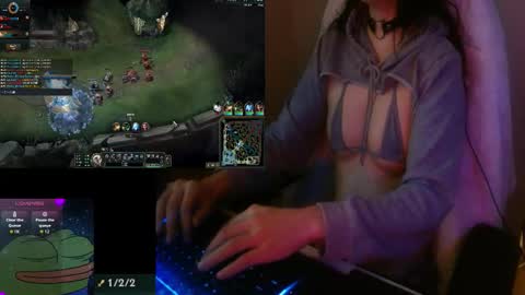 Snapshot of lilythrone chatting on February 17, 11:29 am Lily Rone online show from February 17, 11:29 am