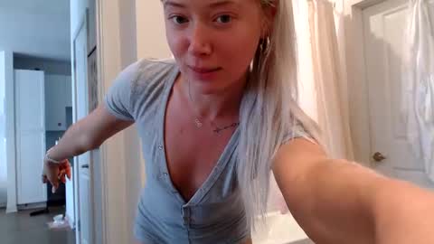 Lily Monroe online show from October 12, 7:02 pm
