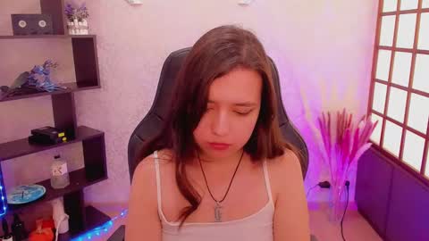 Snapshot of lina_brownie chatting on December 29, 5:21 am Lina online show from December 29, 5:21 am