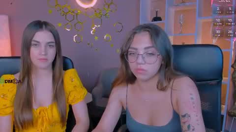 lina_fox12 online show from July 1, 12:18 pm