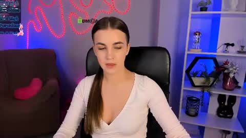 lina_fox12 online show from July 22, 12:30 pm