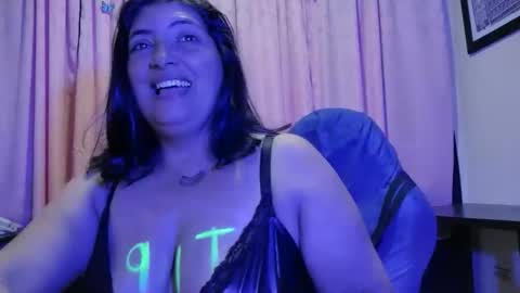 Snapshot of lina_maria99 chatting on April 7, 2:01 am Lina Mara99 online show from April 7, 2:01 am