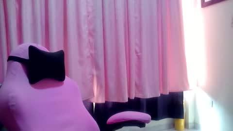 Snapshot of lina_maria99 chatting on June 4, 3:40 pm Lina Mara99 online show from June 4, 3:40 pm