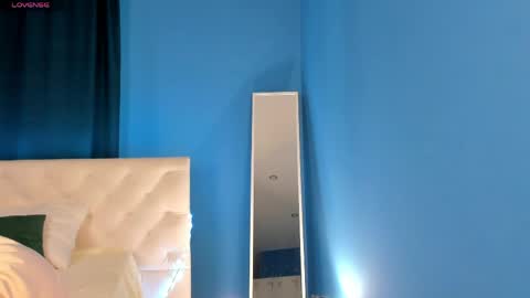 Snapshot of lina_massey chatting on April 11, 12:59 am lina_massey online show from April 11, 12:59 am