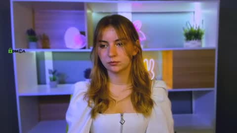 Snapshot of lina_moone chatting on April 25, 9:34 am lina_moone online show from April 25, 9:34 am