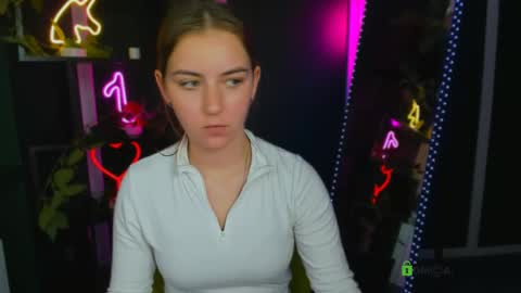 Snapshot of lina_moone chatting on April 30, 11:38 am lina_moone online show from April 30, 11:38 am