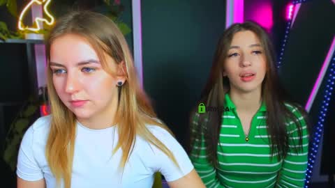 Snapshot of lina_moone chatting on May 1, 11:15 am lina_moone online show from May 1, 11:15 am