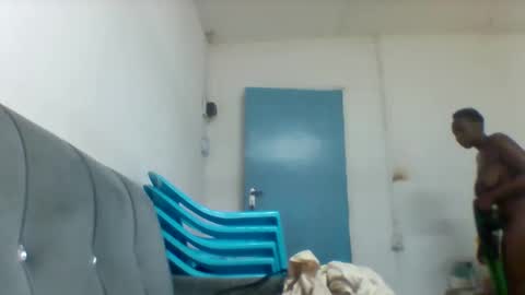 Snapshot of lina_naughty00 chatting on December 21, 8:21 am lina_naughty00 online show from December 21, 8:21 am