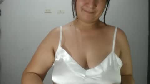 iiisabella online show from February 11, 4:17 am
