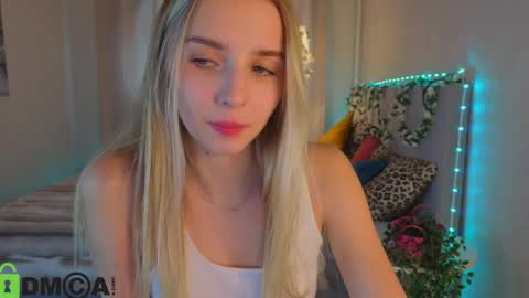 LINA online show from May 22, 1:02 am