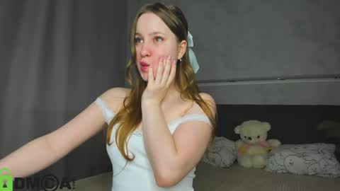 Lina online show from May 14, 1:01 am