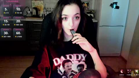 Lina 3  1715622743 online show from December 24, 8:33 am