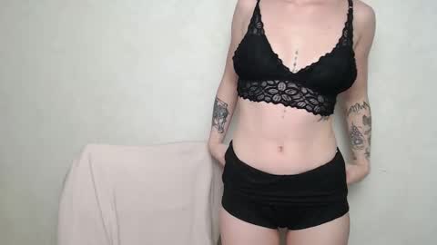 Snapshot of linacute52 chatting on October 9, 3:43 pm linacute52 online show from October 9, 3:43 pm