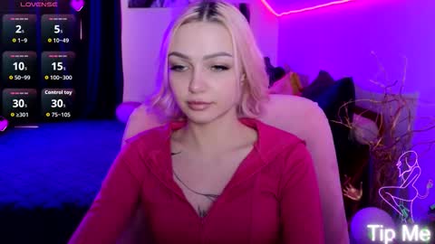 I am Lina online show from February 5, 2:22 pm