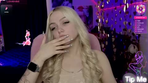 I am Lina online show from April 8, 10:04 am