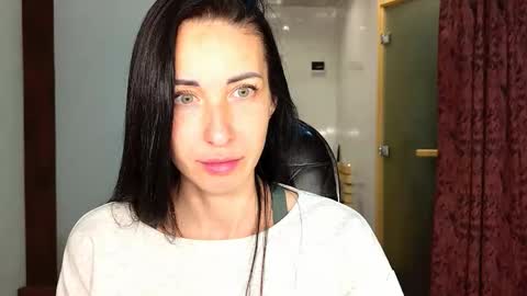 LinaLivee online show from November 22, 7:46 pm