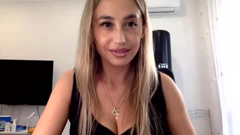 linavora online show from November 18, 12:20 pm