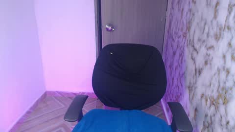 lincy_honeyy online show from April 4, 4:44 am