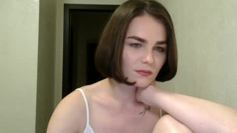 Snapshot of linda_aa chatting on June 14, 7:38 pm Linda online show from June 14, 7:38 pm