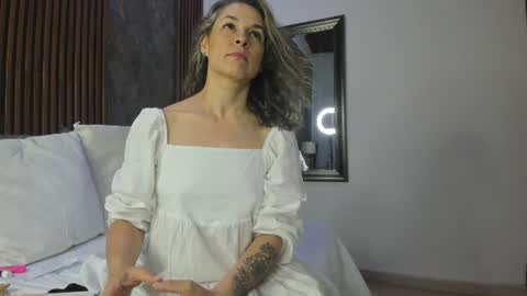 Snapshot of linda_cabal chatting on July 16, 8:26 pm linda cabal online show from July 16, 8:26 pm