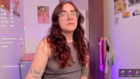 Giggles  online show from March 11, 4:02 pm