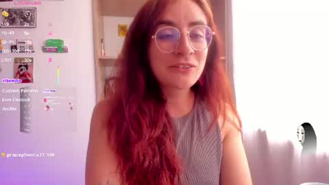 Snapshot of linda_giggle chatting on July 7, 5:17 pm Giggles online show from July 7, 5:17 pm
