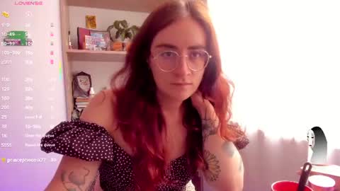 Snapshot of linda_giggle chatting on July 11, 3:37 pm Giggles online show from July 11, 3:37 pm