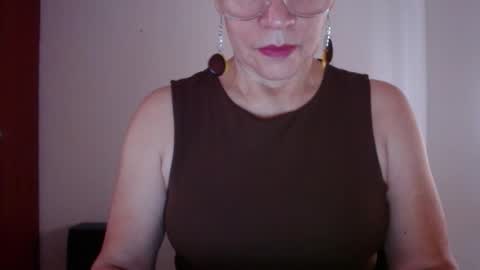 Linda Hanna online show from January 17, 2:11 pm