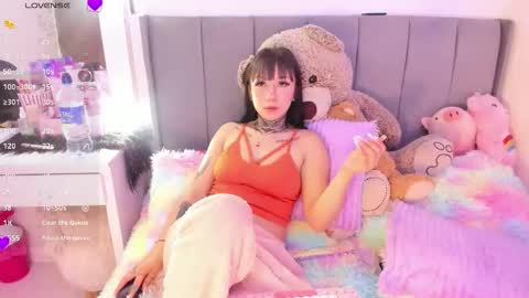 Lindaa maria  online show from January 19, 12:58 am