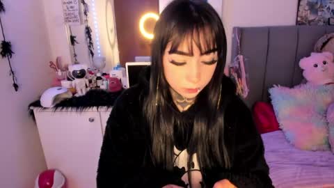 Lindaa maria  online show from March 24, 4:39 am