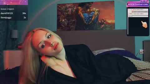 Snapshot of linda_roxy chatting on March 1, 10:53 pm Linda online show from March 1, 10:53 pm