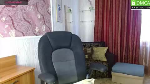 LindaErnestine online show from November 10, 11:09 am