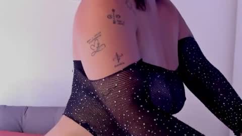 ISSABELLA online show from May 27, 3:31 pm