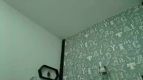  Lindsey  online show from September 18, 11:23 am