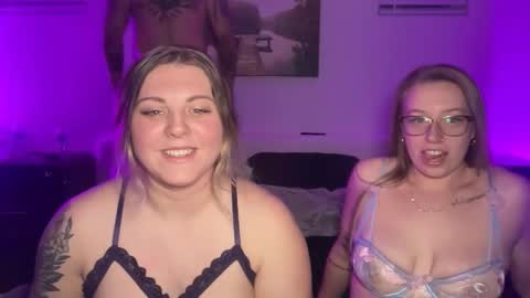 Snapshot of lindseyluxe chatting on February 11, 2:49 am Lindseyluxe online show from February 11, 2:49 am