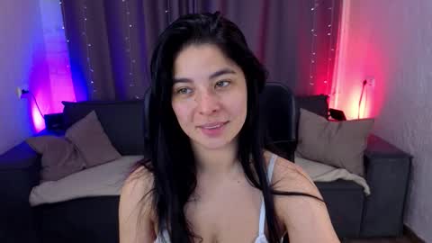 Snapshot of linell_sky chatting on October 24, 8:44 am linell_sky online show from October 24, 8:44 am
