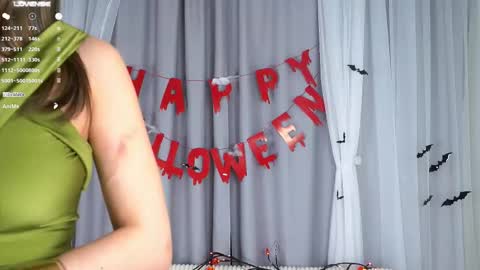 Kate online show from October 31, 1:23 pm