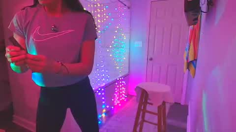 linuxgirlsudosu online show from October 18, 9:10 am