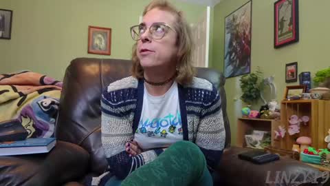 Snapshot of linzy19 chatting on January 24, 4:49 pm Linzy19 online show from January 24, 4:49 pm