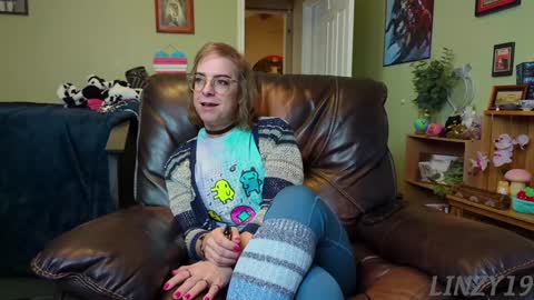 Snapshot of linzy19 chatting on January 28, 5:03 pm Linzy19 online show from January 28, 5:03 pm