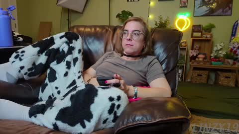 Snapshot of linzy19 chatting on January 31, 4:03 am Linzy19 online show from January 31, 4:03 am