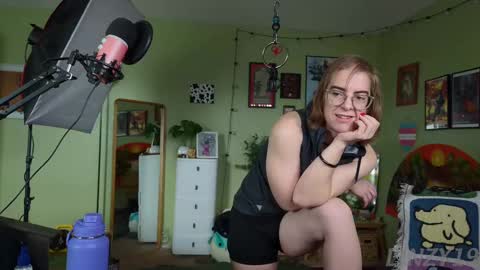 Snapshot of linzy19 chatting on February 20, 8:14 pm Linzy19 online show from February 20, 8:14 pm