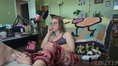 Snapshot of linzy19 chatting on March 7, 7:38 pm Linzy19 online show from March 7, 7:38 pm