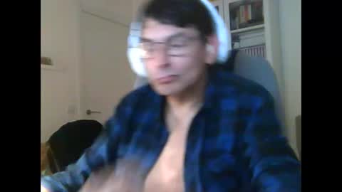 Snapshot of liongr69 chatting on February 8, 10:35 pm liongr69 online show from February 8, 10:35 pm