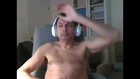 Snapshot of liongr69 chatting on March 11, 8:42 am liongr69 online show from March 11, 8:42 am