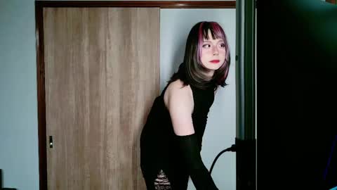 Snapshot of lionnigouki chatting on January 5, 7:17 am lionnigouki online show from January 5, 7:17 am