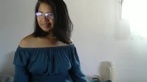 Snapshot of liora_selene chatting on February 4, 5:02 am liora online show from February 4, 5:02 am